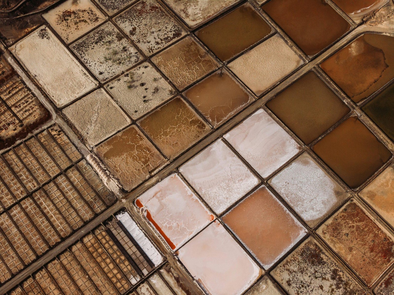 Before-and-after comparison showing clear skin improvement after using natural oil extracts