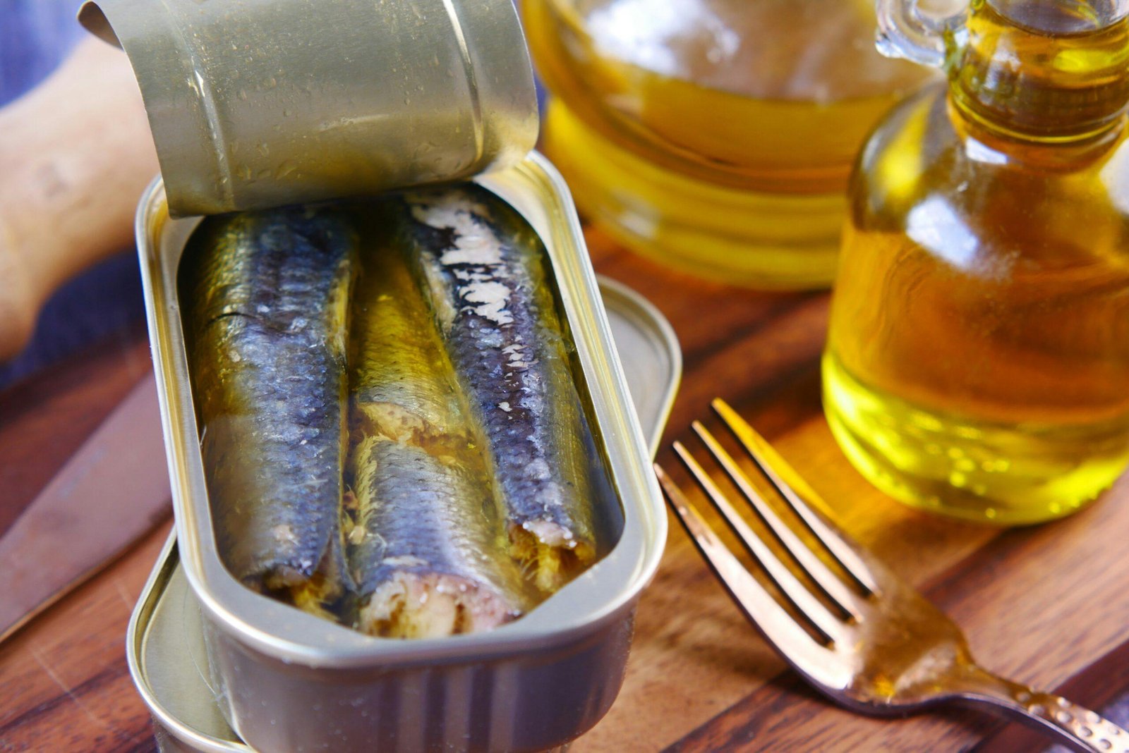 healthy cooking oils in glass bottles
