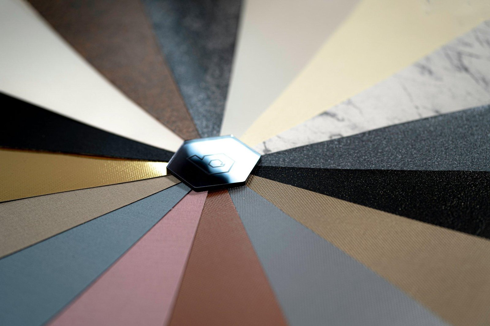 Infographic showing benefits of plant-based extracts like hydration, anti-aging, and soothing properties