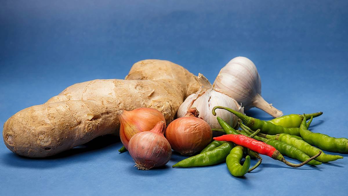 Side-by-side images showing improvement in skin after using healthy fry oils