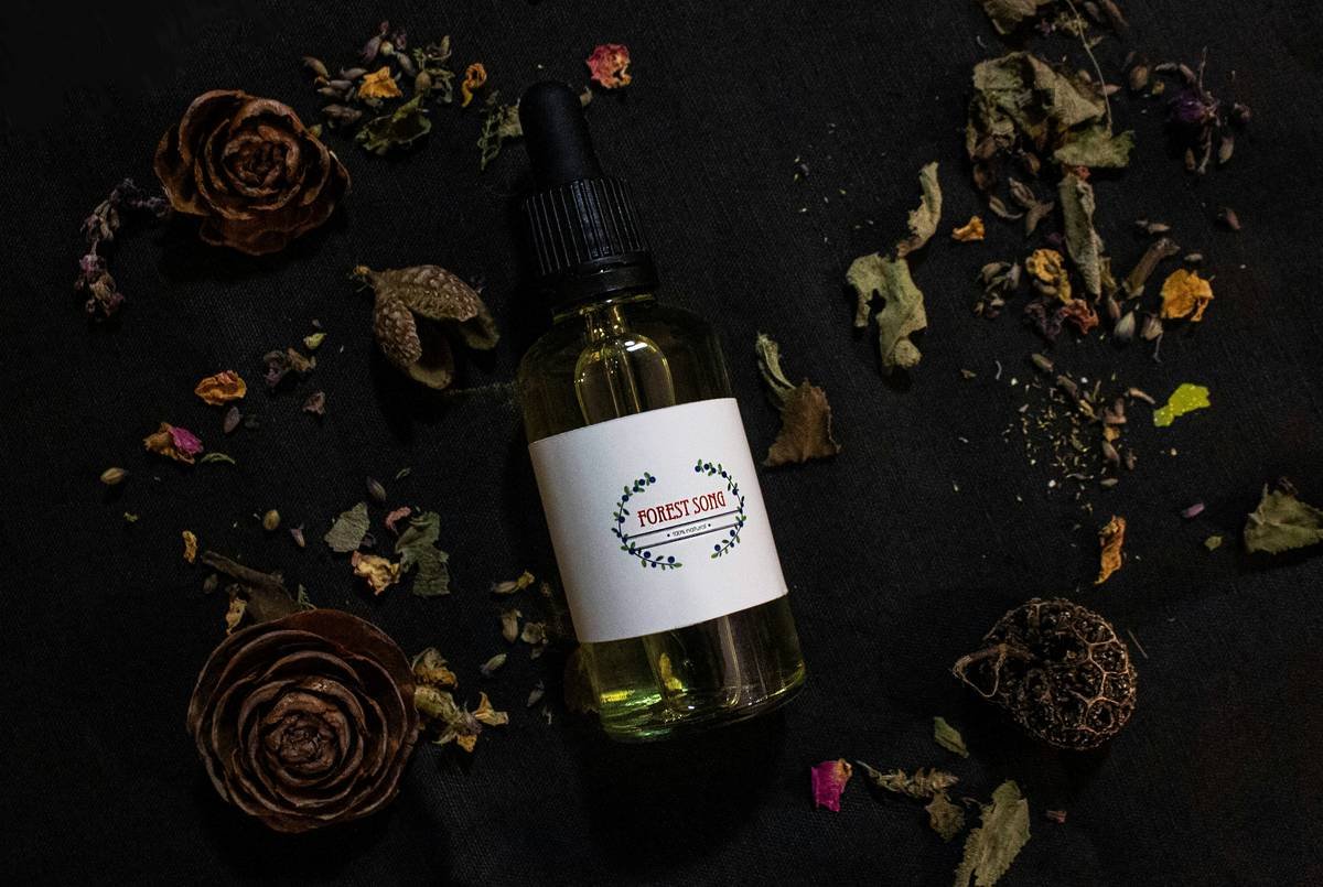 Myrrh Natural: The Ancient Oil That’s Revolutionizing Clean Skincare (Here’s How to Use It Right)
