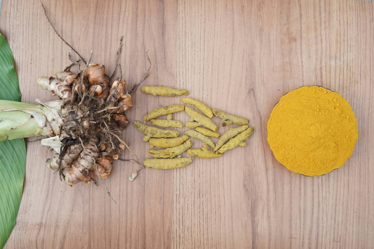 Turmeric Natural: Your Skin’s Secret Weapon (Backed by Science & My Kitchen Sink)