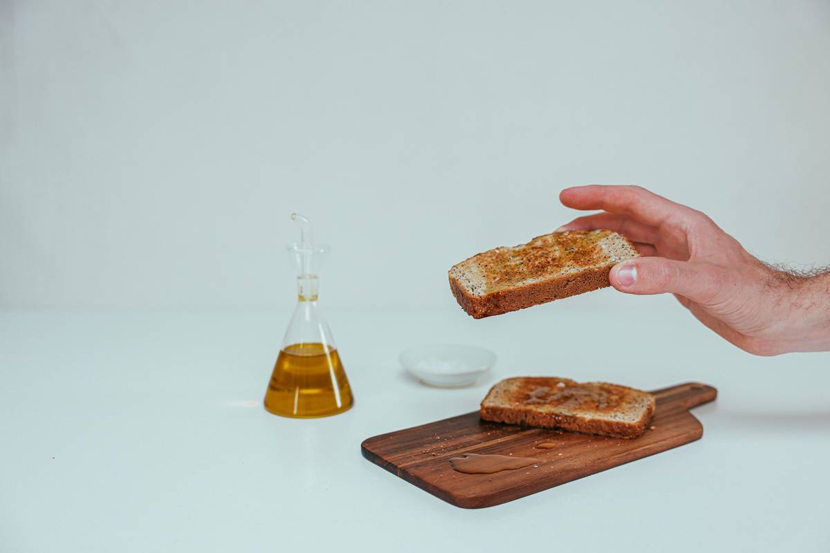 Flaxseed Beauty: The Underrated Oil That Transformed My Skin (And Can Transform Yours Too)