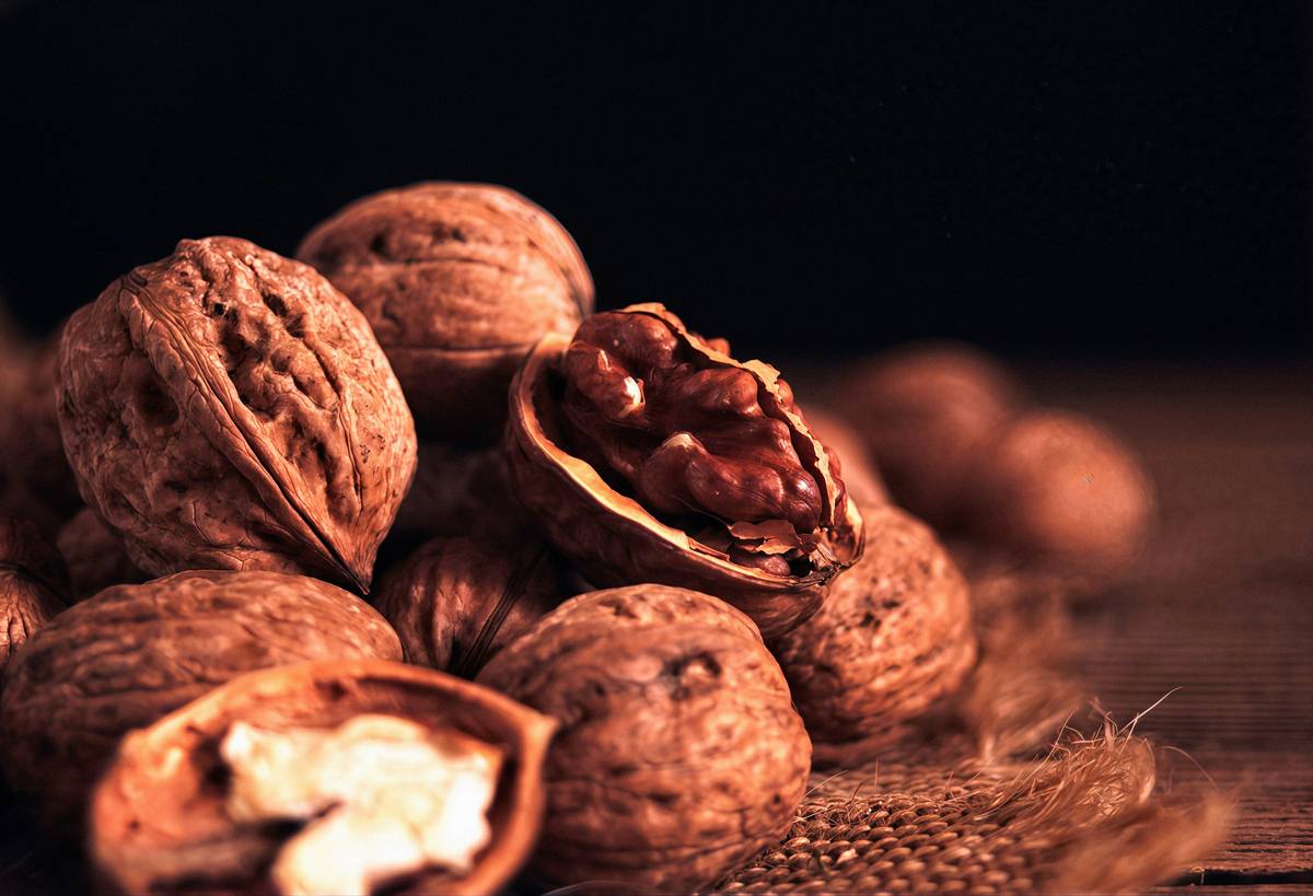 Why Walnut Body Oil Might Be the Missing Piece in Your Natural Skincare Routine